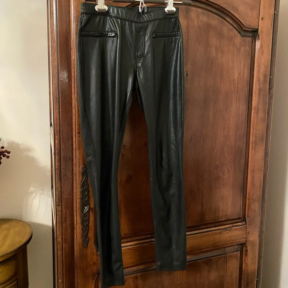 ❤️Hue X-Small Faux Leather Leggings - Picture 6 of 16